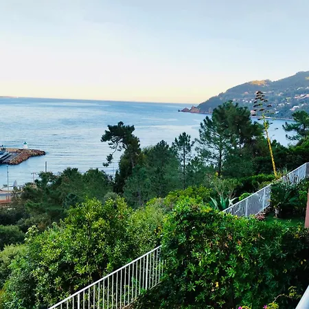 Superbe 3 Pieces Sur La Baie De *