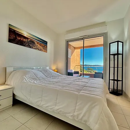 Superbe 3 Pieces Sur La Baie De Διαμέρισμα *